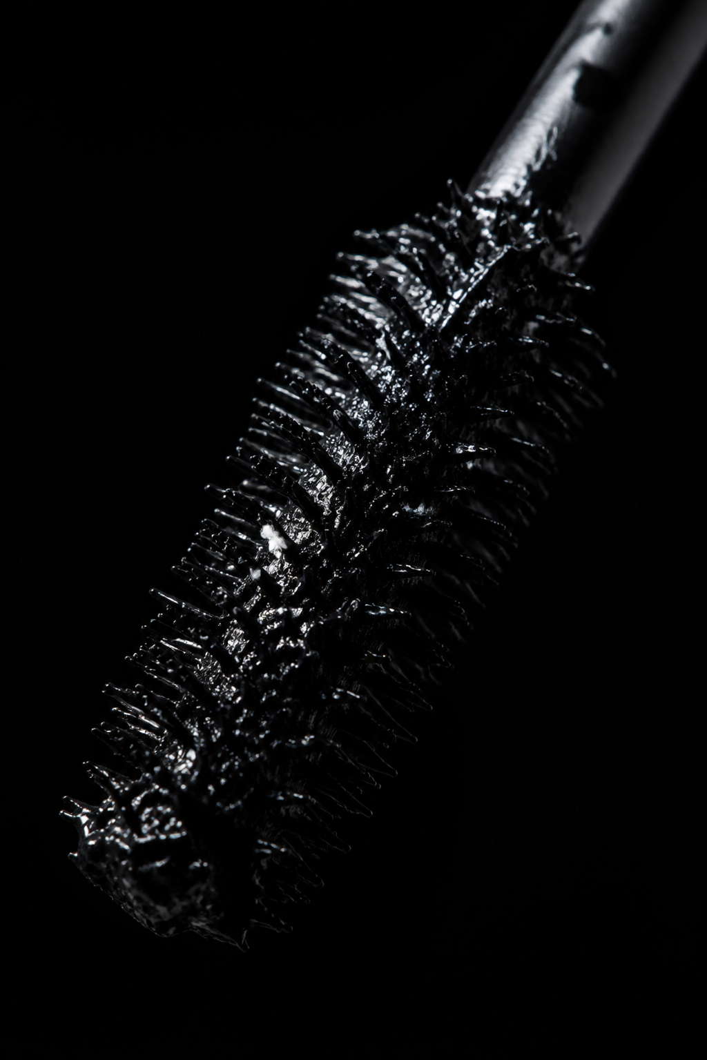 Mascara Macro Fibers — Cosmetics AI image prompt example generated with Midjourney (macro, mascara)