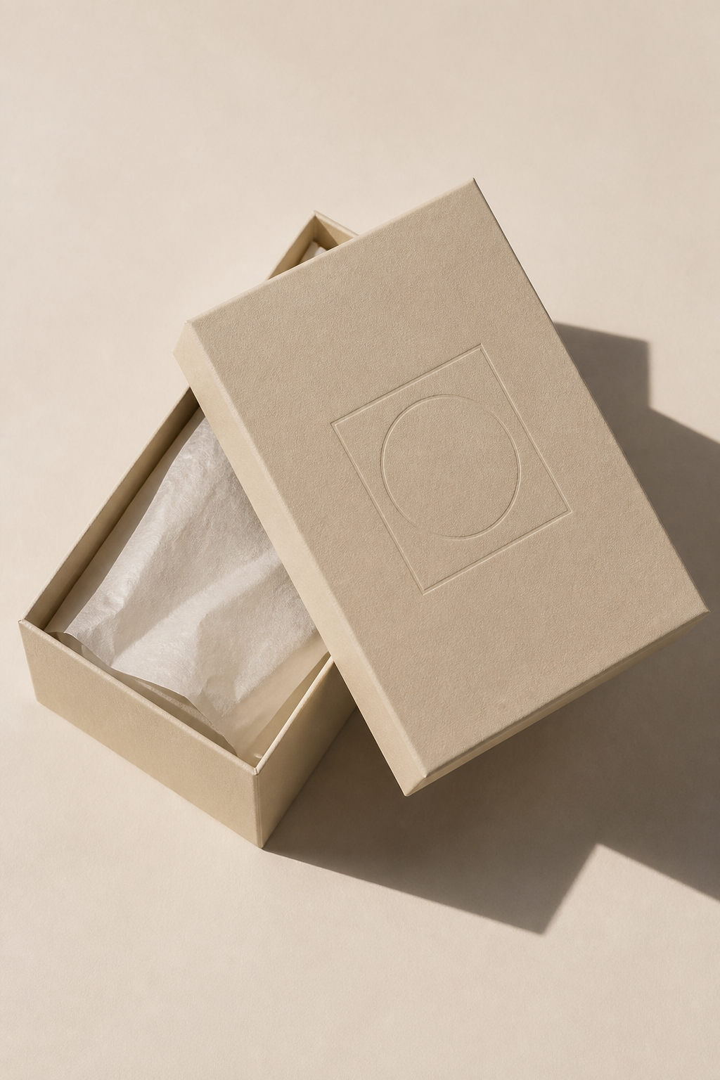 Packaging Box Reveal — Packaging AI image prompt example generated with Midjourney (packaging, unboxing)