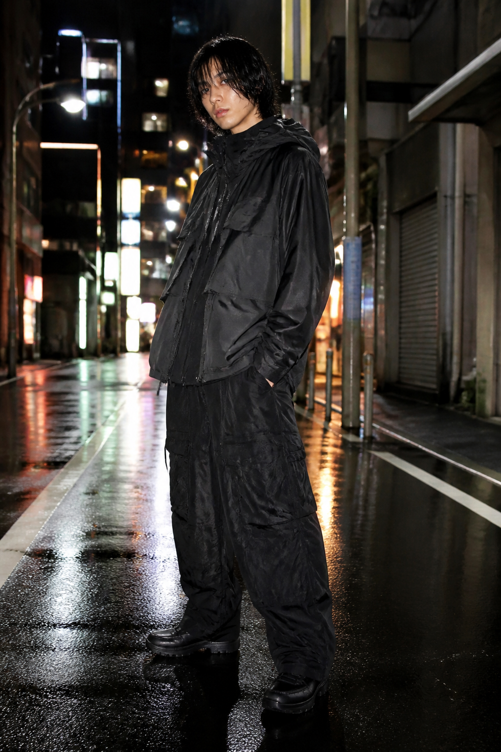 Streetwear Flash Night — Fashion AI image prompt example generated with Nano Banana (streetwear, night)