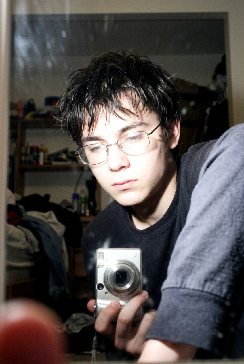 Flashcore Mirror Selfie — Selfie AI image prompt example generated with Gemini (selfie, flashcore)